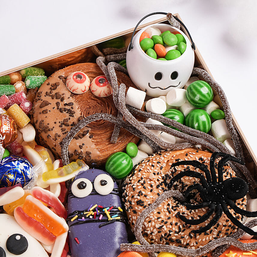 Peek A Boo Treats Box