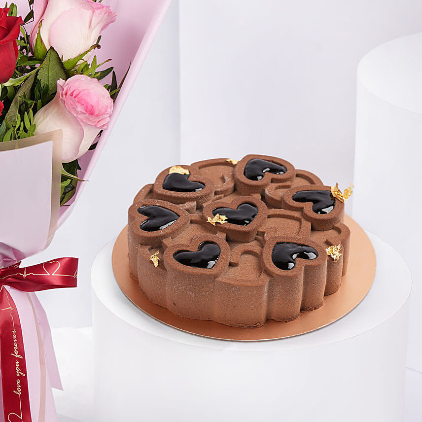 Pink and Red Roses Beauty Bouquet With Chocolate For Valentines