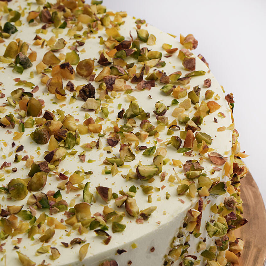 Pistachio Drizzled Half Kg Vanilla Cake