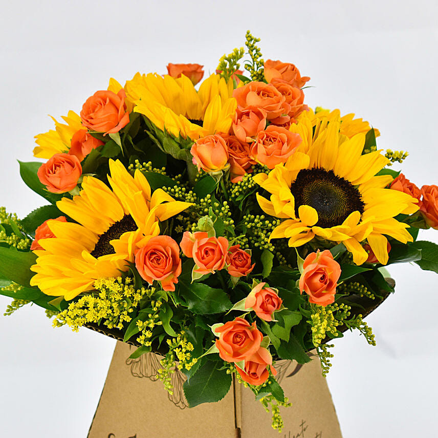 Pleasing Sunflowers and Roses Bunch