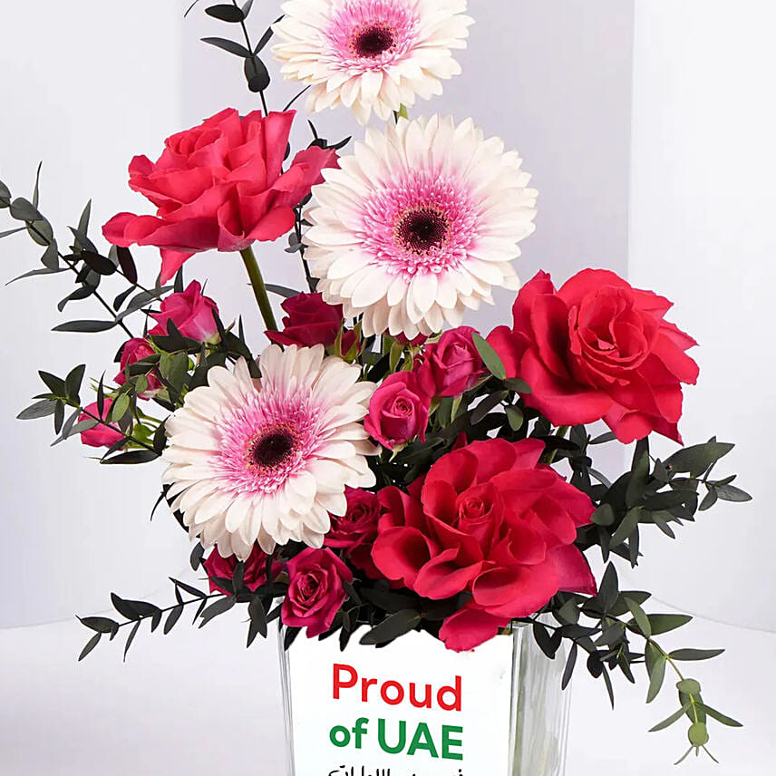 فازة ورد بتصميم فخورين بالإمارات
