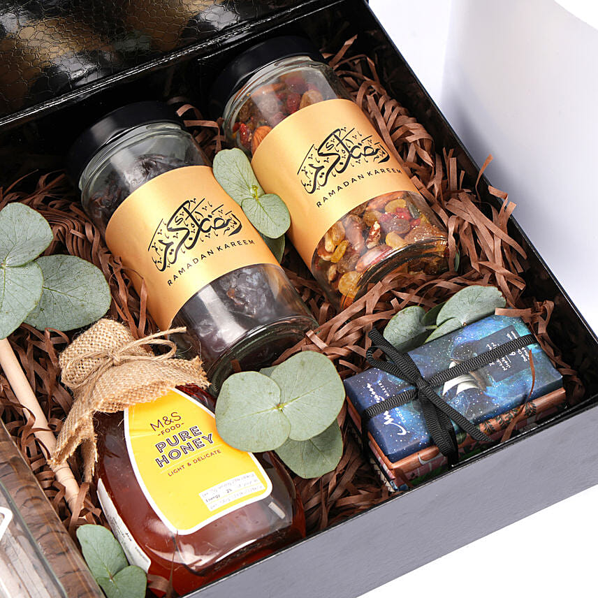 Ramadan Mubarak Gift Box