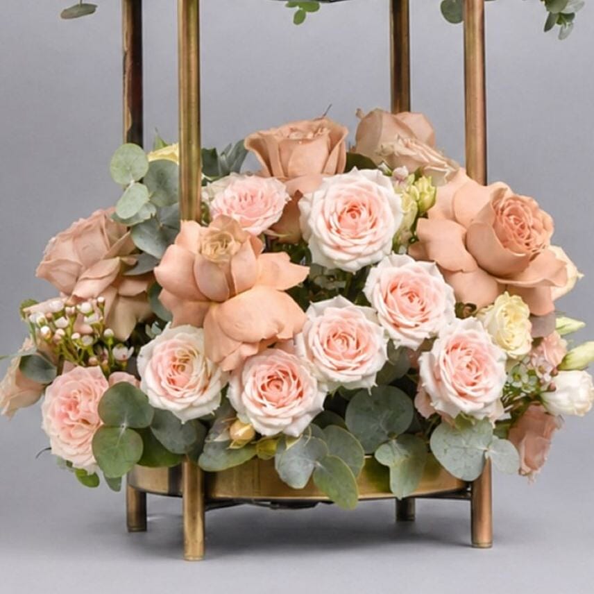 Roses Beauty Stand