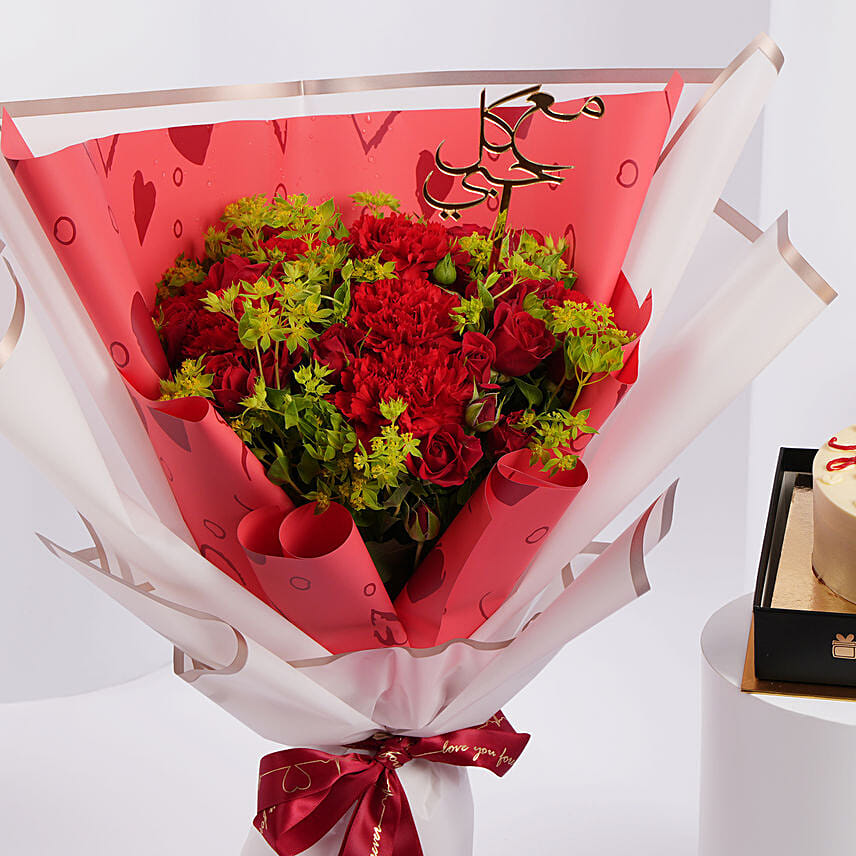 Scarlet Love Bouquet with Red Velvet Cake