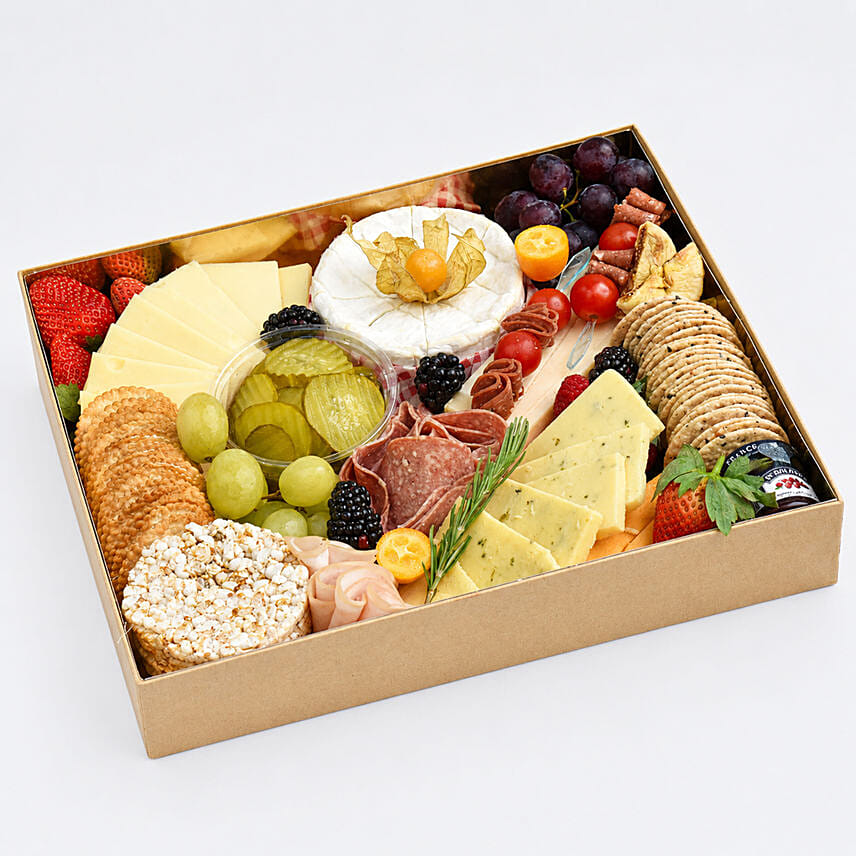 Small Cheese Box with Condiments