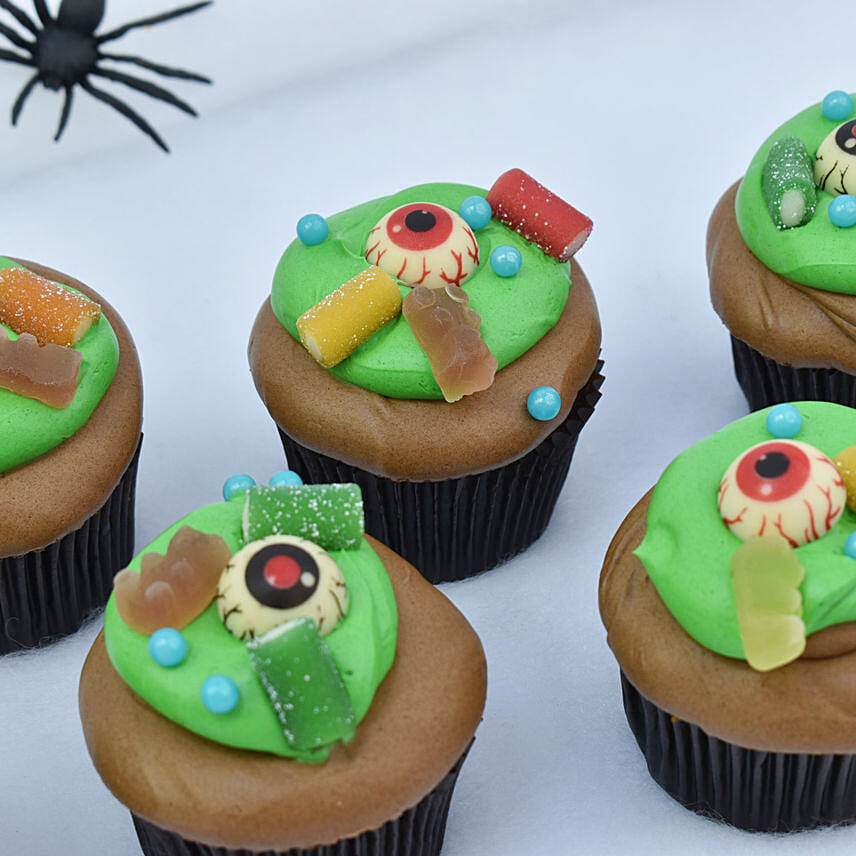 Spooky eyes cup cake