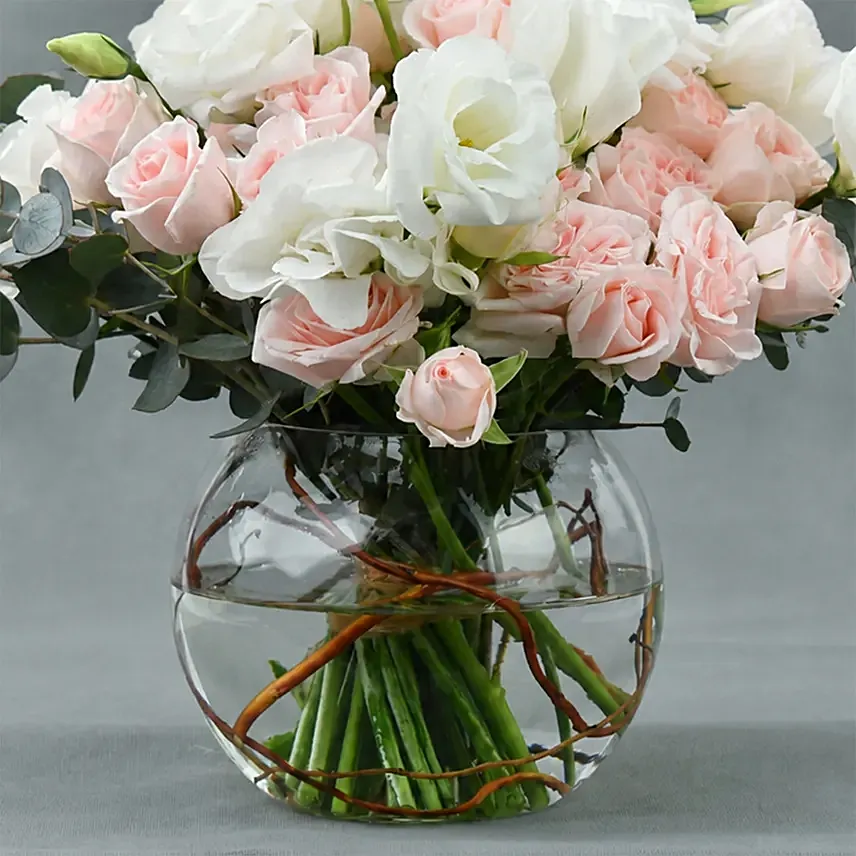 Spray Roses with White Lisianthus in Fish Bowl