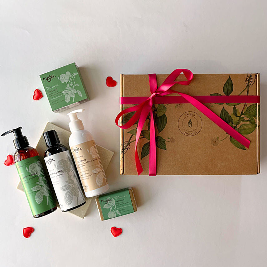The Queen Of Roses Organic Skincare Gift Set