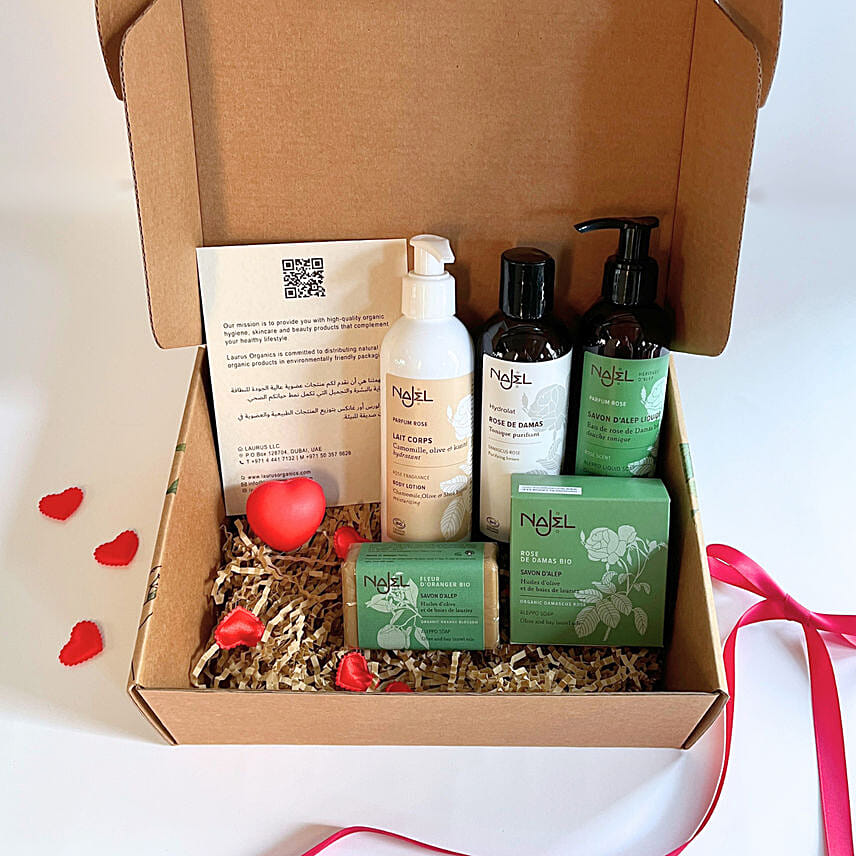 The Queen Of Roses Organic Skincare Gift Set