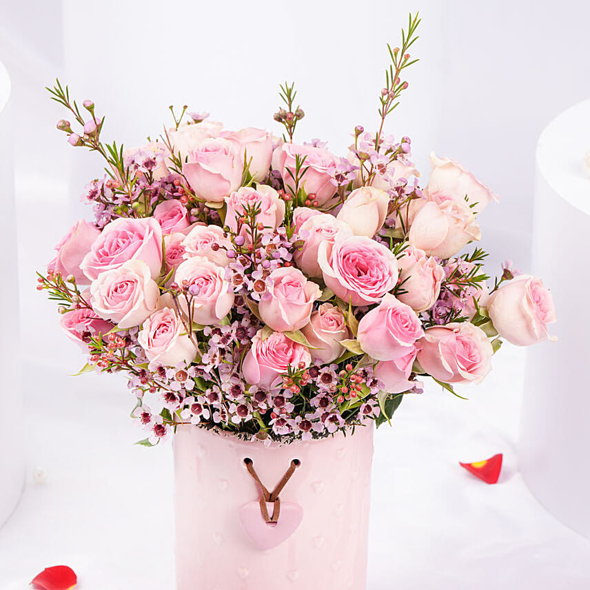 Valentines Pink Spray Roses in Premium Vase