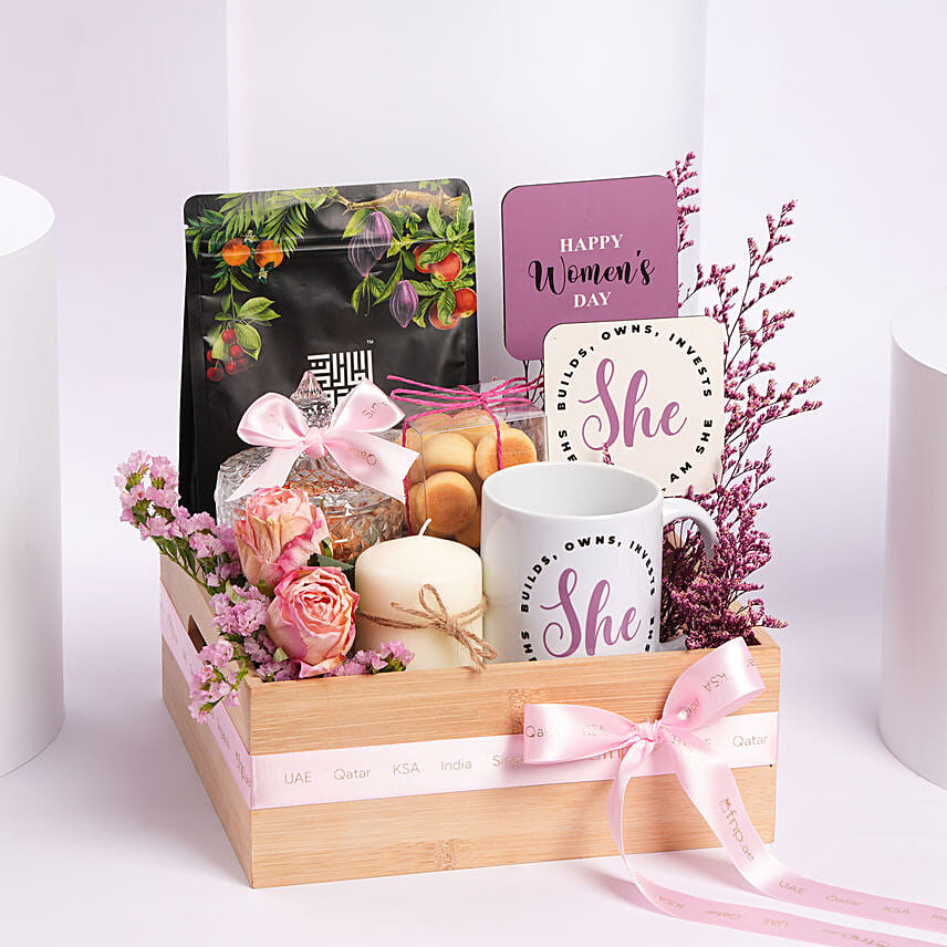 Womens Day Tulips And Roses Box With Candle