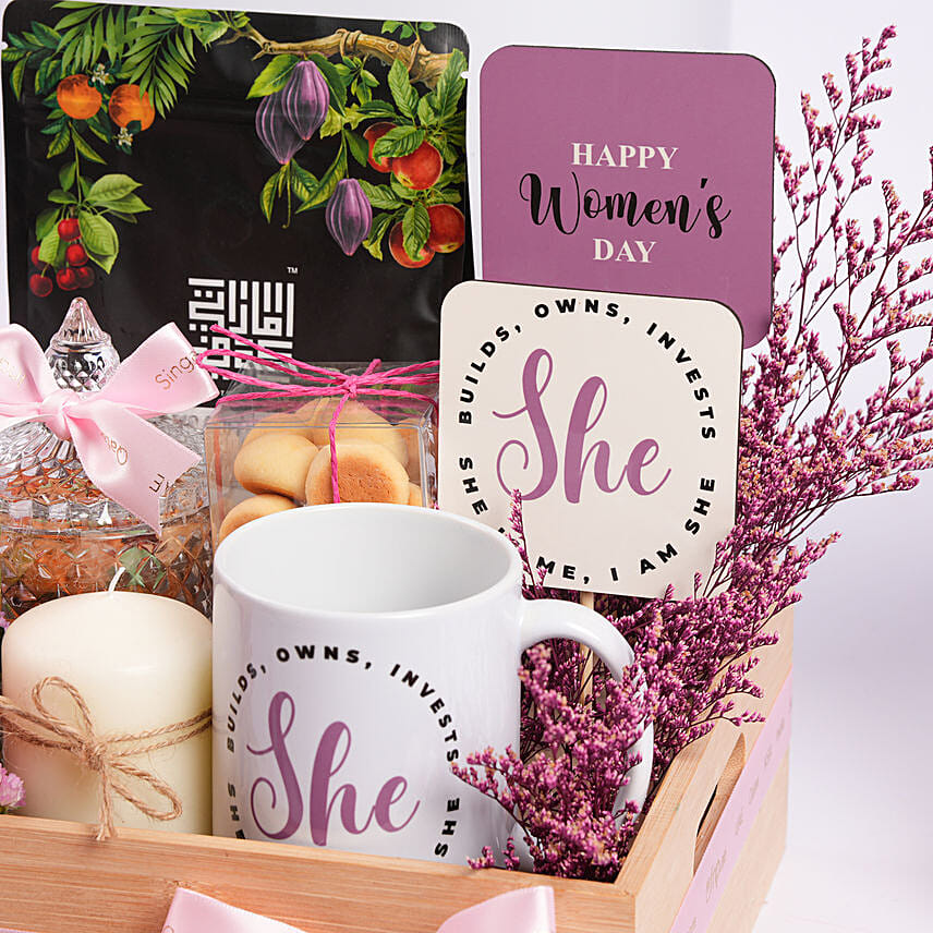 Womens Day Tulips And Roses Box With Candle