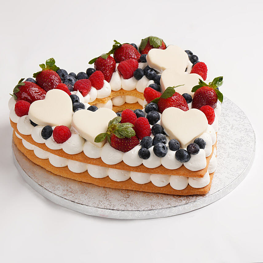Yummy Heart Shaped Vanilla Cake 1 Kg