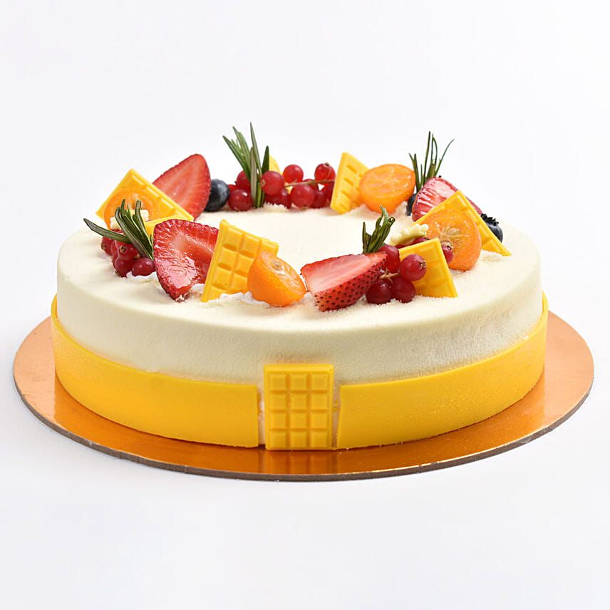 Yummy Vanilla Berry Delight Cake 2 Kg
