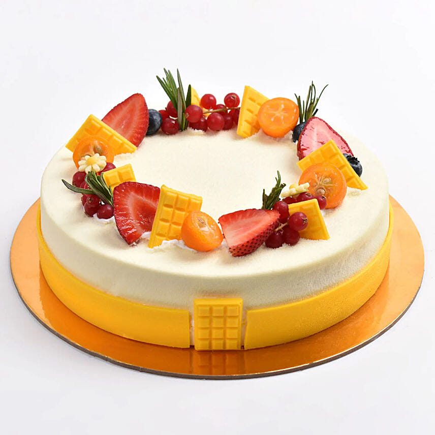 Yummy Vanilla Fruit 8 Portion Eggless Cake