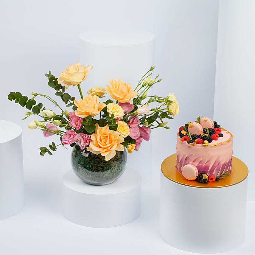 Flowers and Red Velvet Dream Cake Flowers and Red Velvet Dream Cake: New Arrival Combos