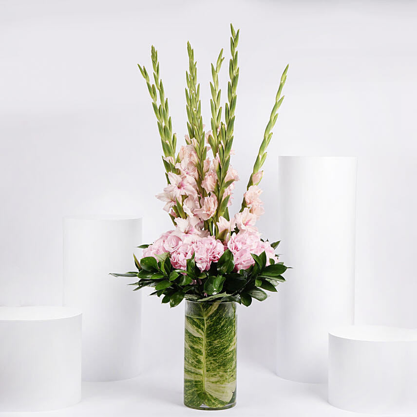 Gladiolus And Hydrangea Arrangement Gladiolus And Hydrangea Arrangement: Gladiolus Flowers