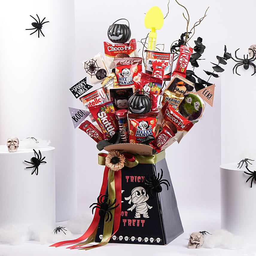 Halloween Treats Tower Halloween Treats Tower: Halloween Gifts