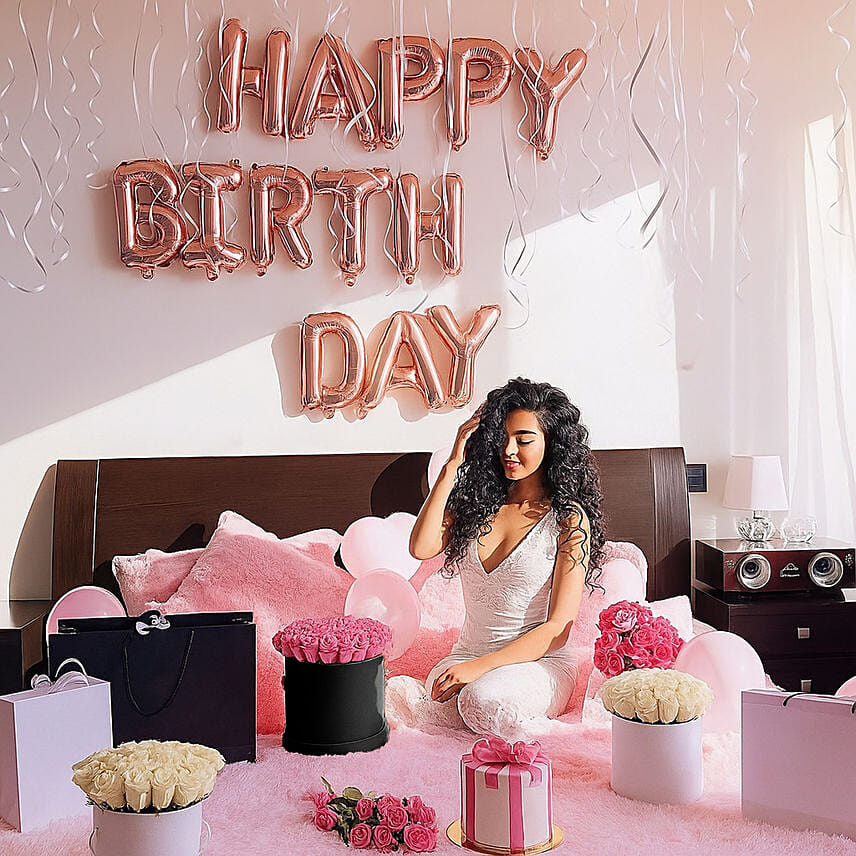 بالونات عيد ميلاد حائطية مع ورود وكيك بالونات عيد ميلاد حائطية مع ورود وكيك: زينة عيد ميلاد
