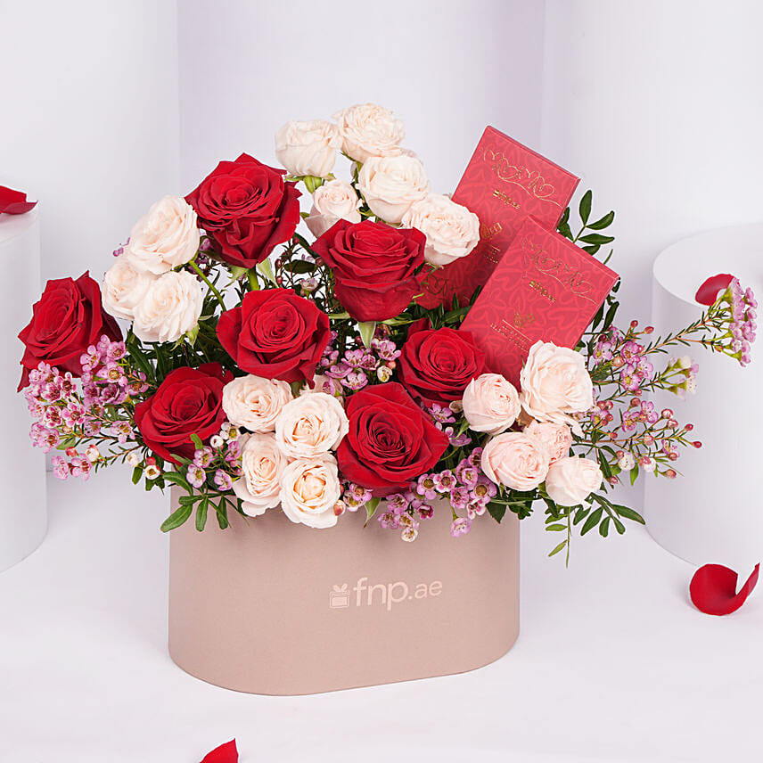 Lovely Roses And Chocolate Box Lovely Roses And Chocolate Box: Valentines Day Flowers