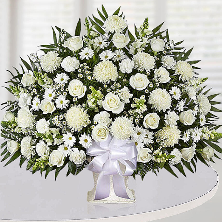 Luxurious White Flower Arrangement Luxurious White Flower Arrangement: Flower Wreath