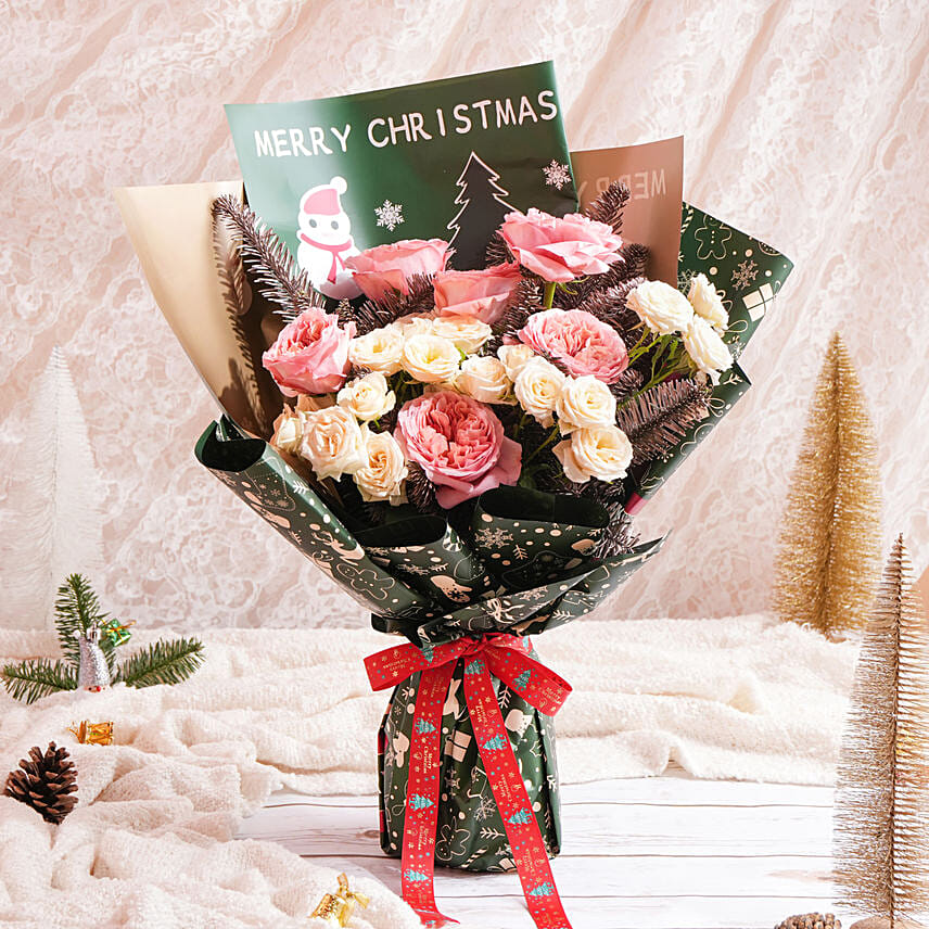 Merry Christmas Garden Roses Bouquet Merry Christmas Garden Roses Bouquet: Flowers