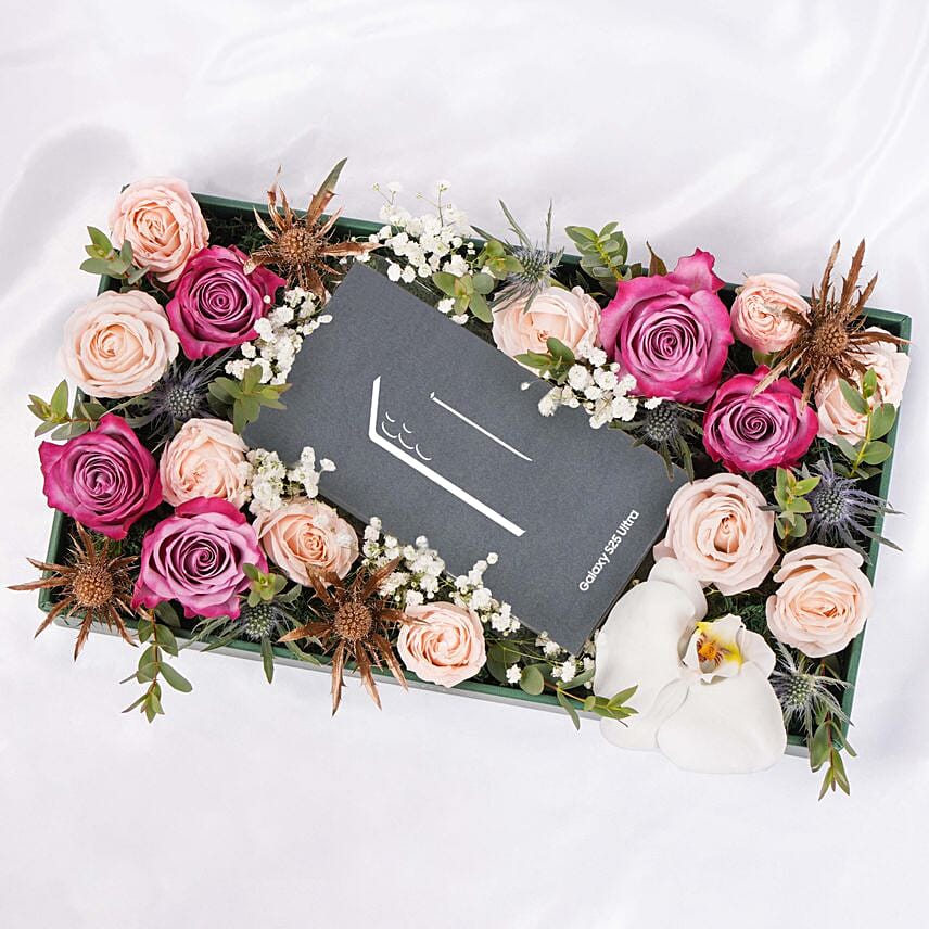 سامسونج جالاكسي S25 ألترا مع باقة ورد فخمة سامسونج جالاكسي S25 ألترا مع باقة ورد فخمة: هدايا الكترونية