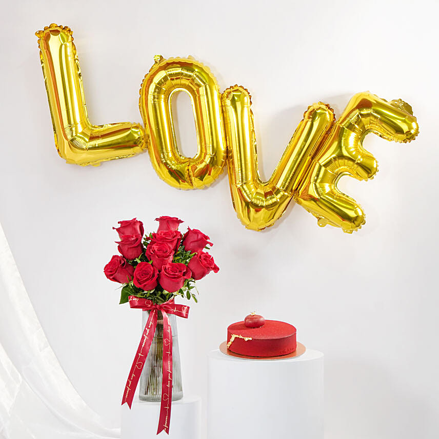 كومبو الحب | بوكيه ورد مع كيك و بالونات حب كومبو الحب | بوكيه ورد مع كيك و بالونات حب: أزهار ودبب محشوة ليوم الدبب المحشوة