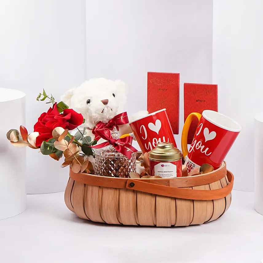 سلة هدايا عناق و محبة سلة هدايا عناق و محبة: هدايا فخمة