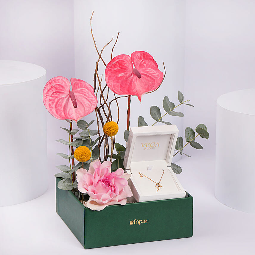 باقة ورد عقد فيغا بالم نسائي: 