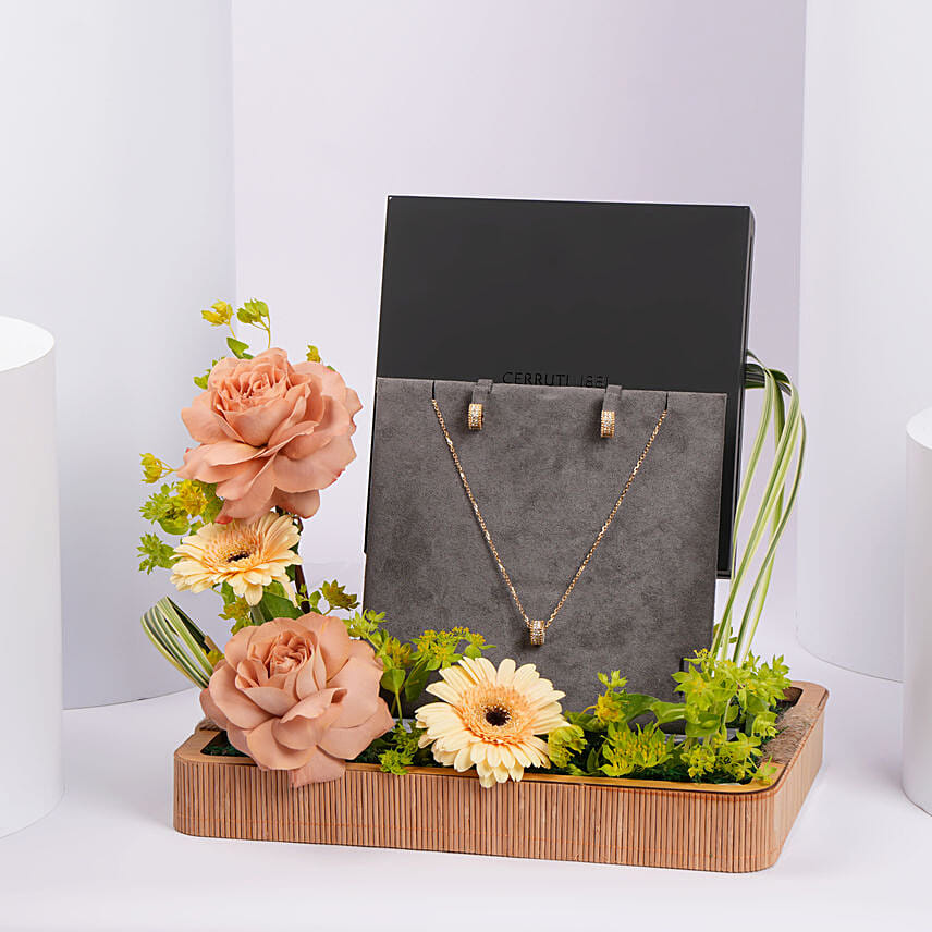 Cerruti 1881 Gold Plated Jewellery Gift Tray Cerruti 1881 Gold Plated Jewellery Gift Tray: