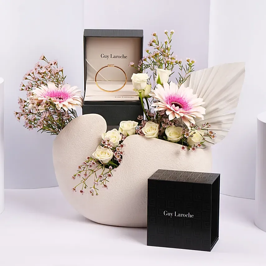 Guy Laroche Audrey Gold Plated Bangle for Her: Jewellery 