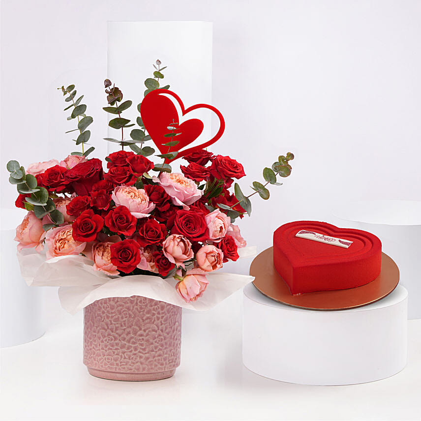 Romantic Rose Arrangement And Heart Cake: Valentines Day Flowers and Cakes