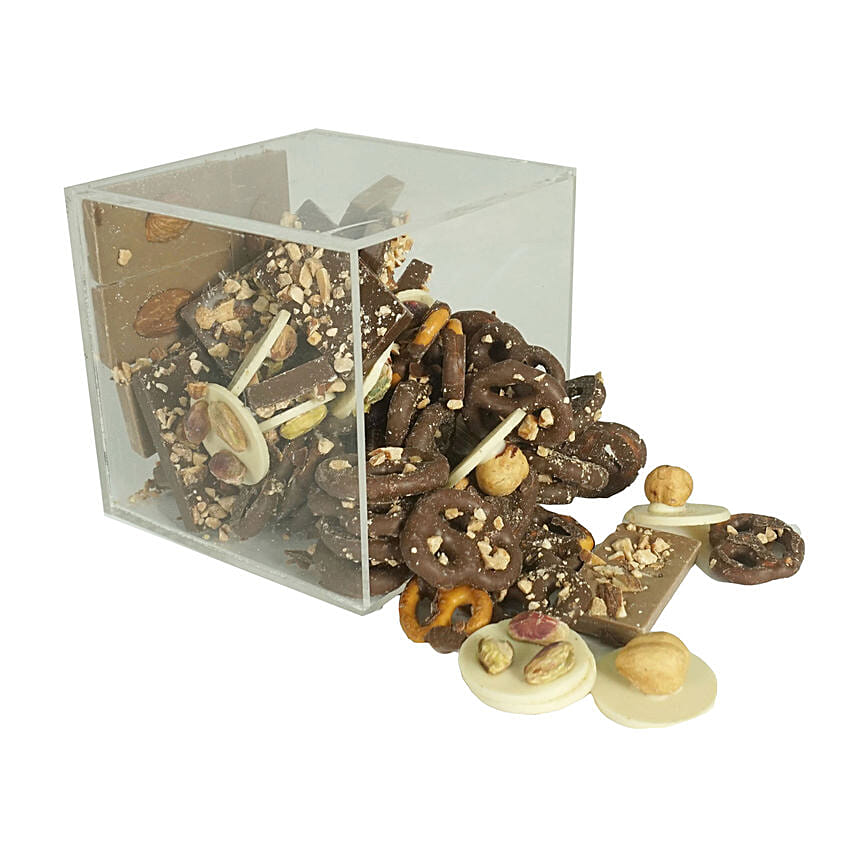 Mishen Ma Tez3Al Sitt El Kil Chocolate Gift Box