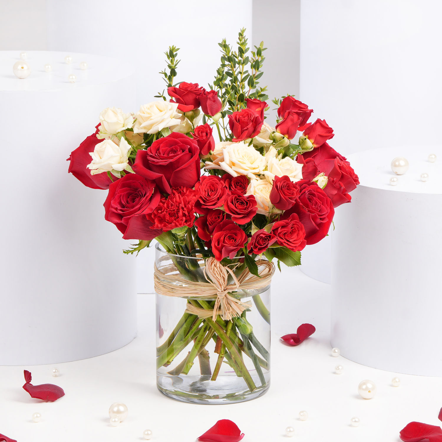 Online Red And Peach Roses In A Vase Gift Delivery in Lebanon FNP