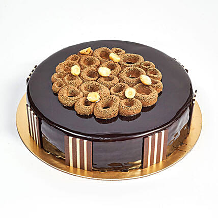 Crunchy Chocolate Hazelnut Cake: Eggless Birthday Cakes