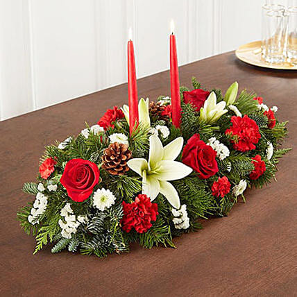 Christmas Flowers Table Arrangement: 