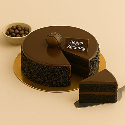 Delightful Birthday Chocolate Fudge Cake: Cake Delivery in Al Ain