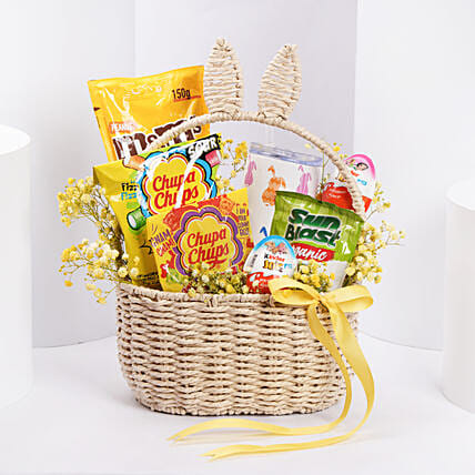 Easter Snacks Hamper: Easter Gifts 