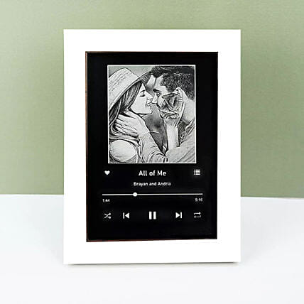 برواز صور رومانسي بالأبيض والأسود يتم اختيار الصورة حسب الطلب: حفر على الهدايا