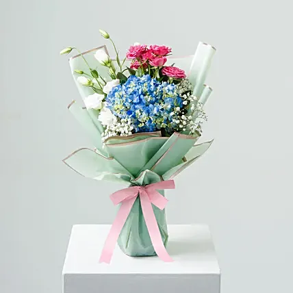Appealing Roses N Hydrangea Bouquet: One Hour Delivery Flowers