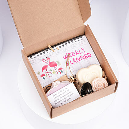 بكج هدايا للمعلم | مجموعة التقويم الاسبوعي: سلال هدايا جديدة