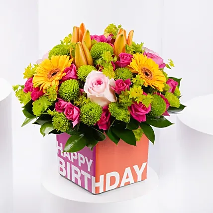 Birthday Flower Arrangement with Greeting Card: Flowers With Greeting Cards