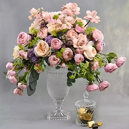 Blooming Couture With Chocolates: 