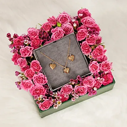 شيروتي - طقم حلق وسنسال مع جوري وردي في بوكس: مجوهرات اصطناعية