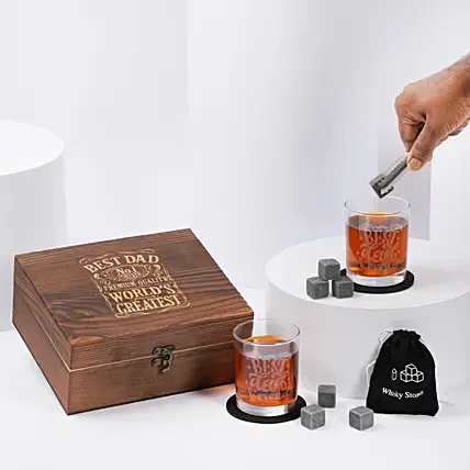 طقم هدية الويسكي للأب: تنسيقات هدايا جديدة