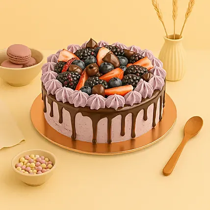 Delicious Chocolate Berry Cake: Chocolate Cake