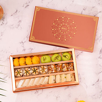 Diwali Delight Assortment: حلويات هندية