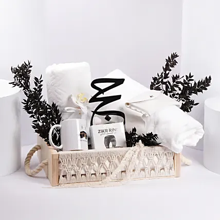 هدية حجاج طقم إحرام ومسبحة ومج: Hajj Gifts