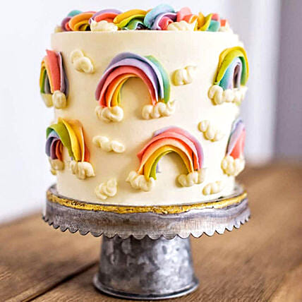 كيك قوس قزح بنكهة الفانيليا من طبقات مزينة بالفوندو حجم وسط: كيك قوس قزح